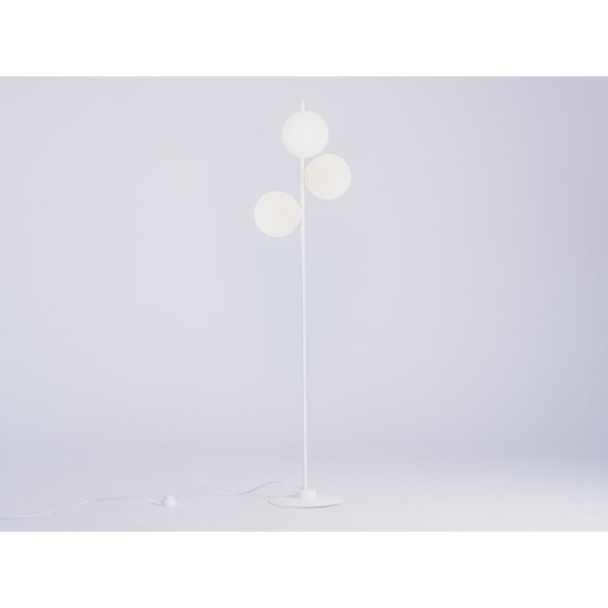 Stāvlampa BOBLER - balta Stāvlampa BOBLER - balta